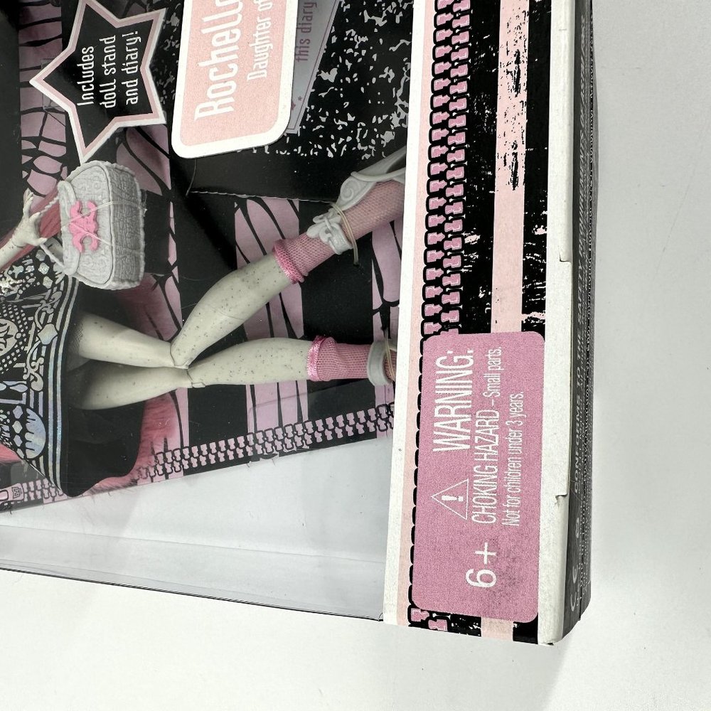 Monster High ROCHELLE GOYLE Original Version 2011 NIB - Picture 11 of 12
